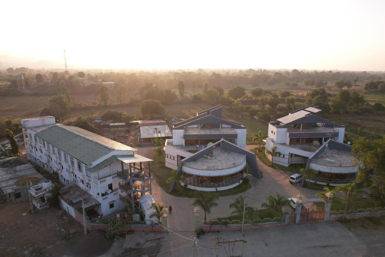 Vasant Vihar Resort Kevadia Esterno foto