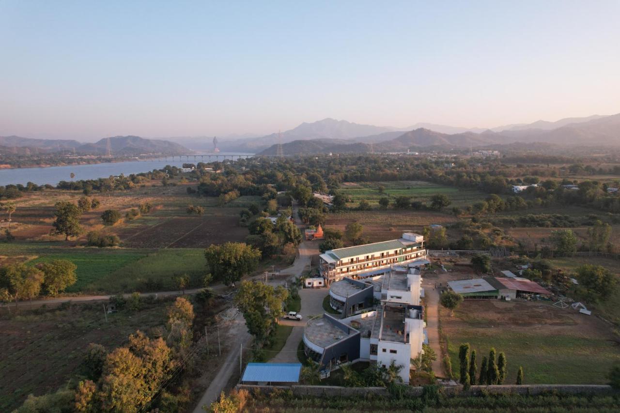 Vasant Vihar Resort Kevadia Esterno foto